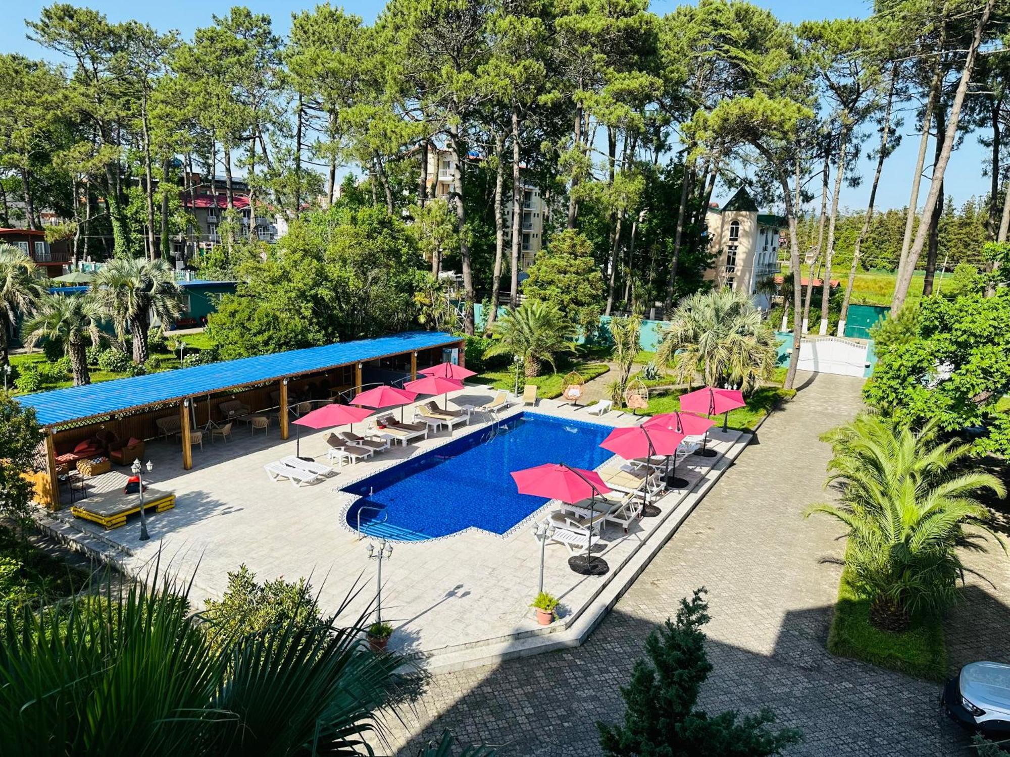 אורקי Claude Monet Beach Hotel מראה חיצוני תמונה