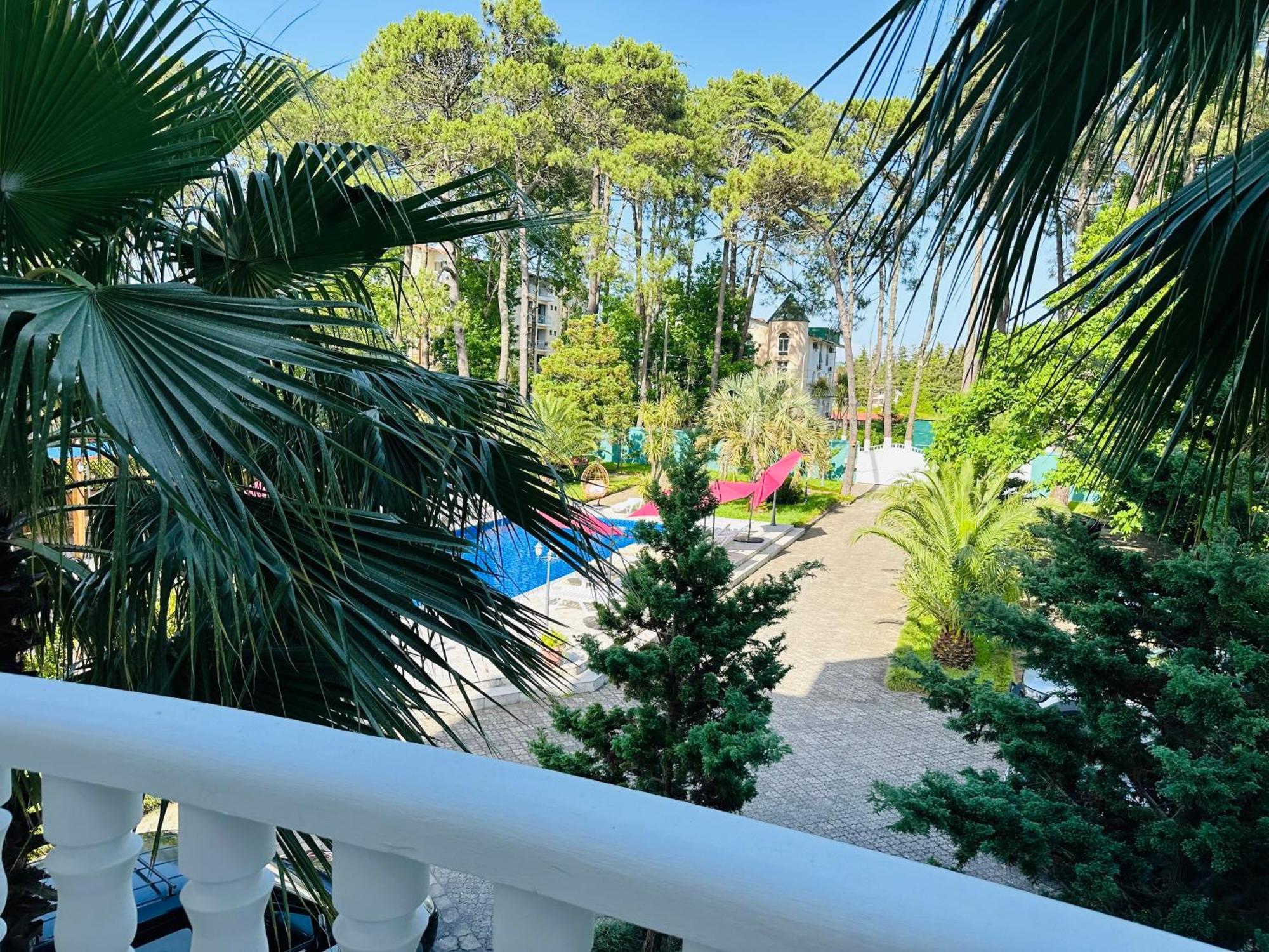 אורקי Claude Monet Beach Hotel מראה חיצוני תמונה