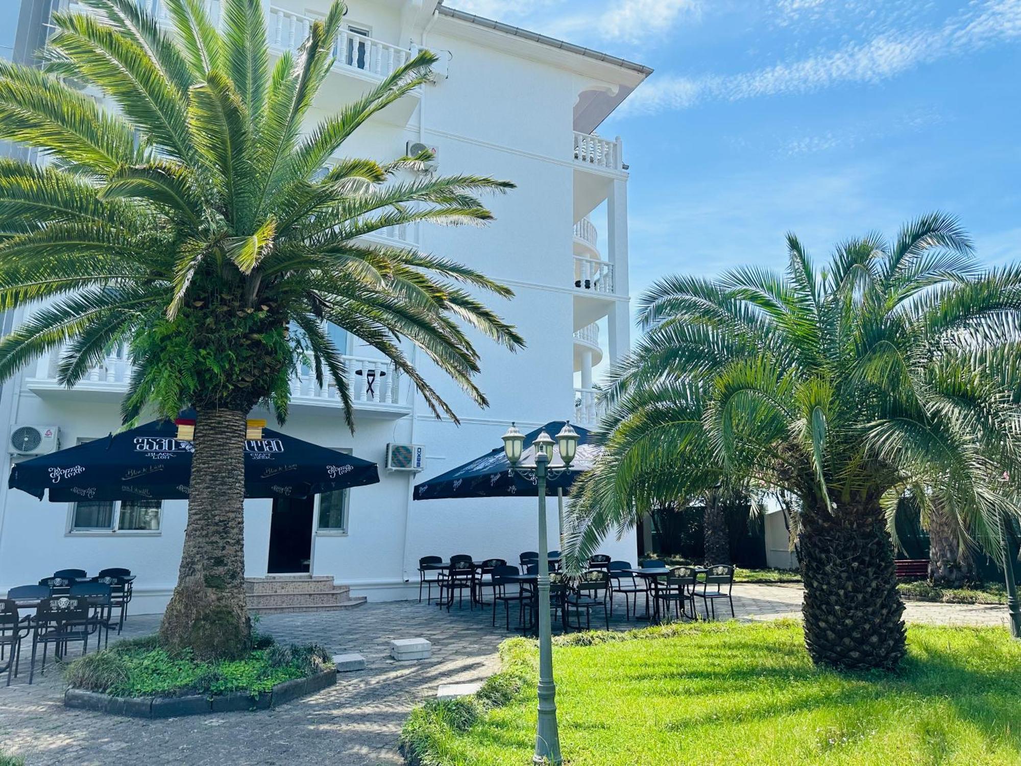 אורקי Claude Monet Beach Hotel מראה חיצוני תמונה